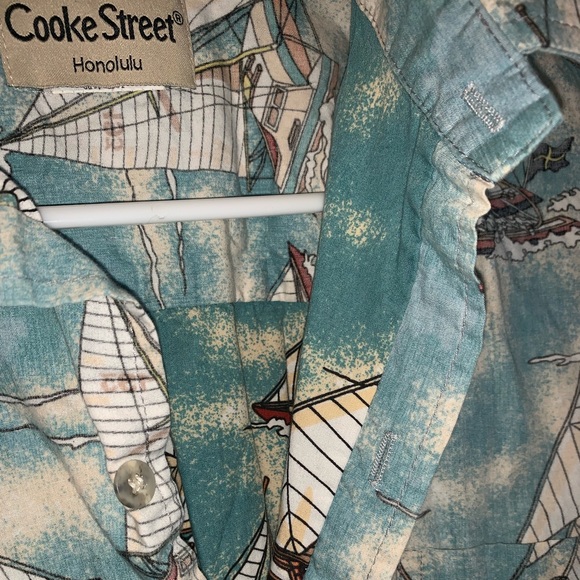 Inside-out Printed Hawaiian Button-up Shirt - Picture 2 of 3